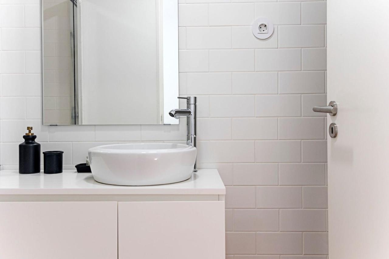 D. Joao IV Apartments By Lovelystay Porto Bagian luar foto