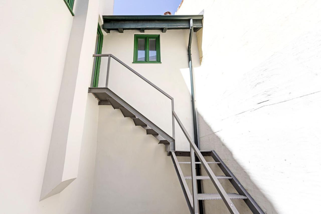 D. Joao IV Apartments By Lovelystay Porto Bagian luar foto