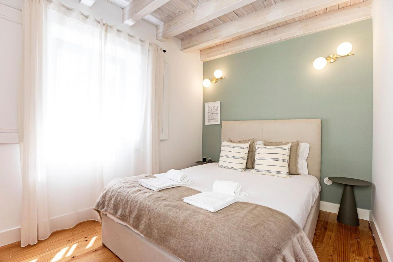 D. Joao IV Apartments By Lovelystay Porto Bagian luar foto