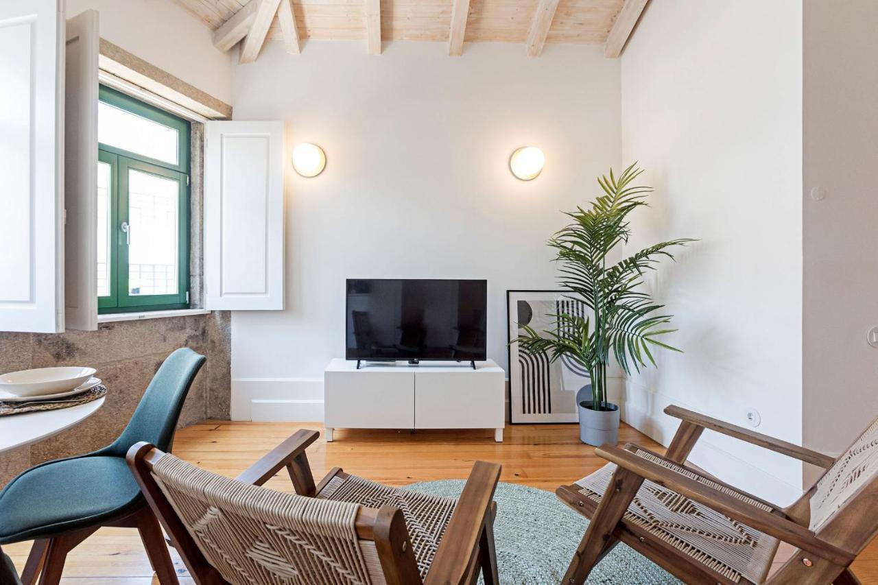 D. Joao IV Apartments By Lovelystay Porto Bagian luar foto