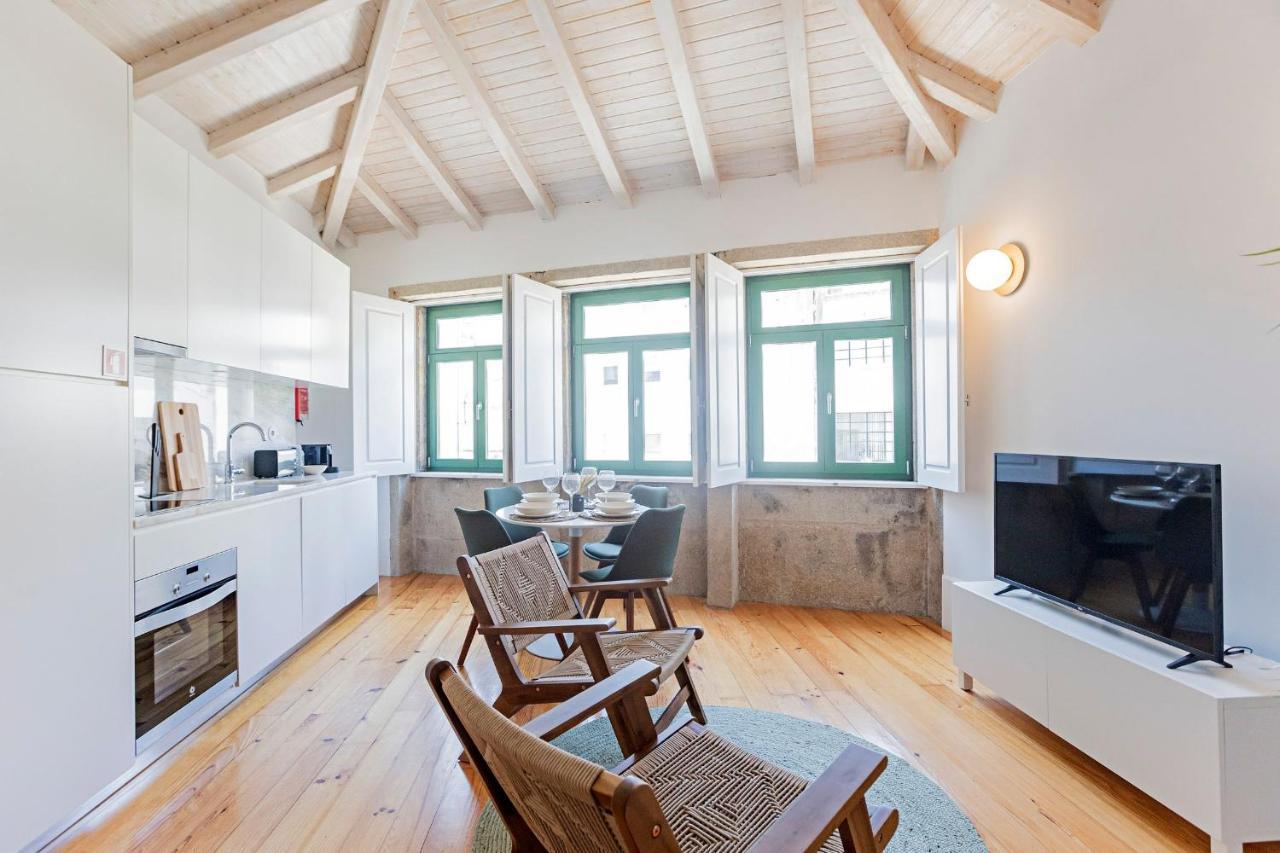 D. Joao IV Apartments By Lovelystay Porto Bagian luar foto